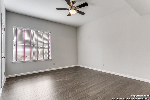 Listing photo id 11 for 535 Magnolia W 1