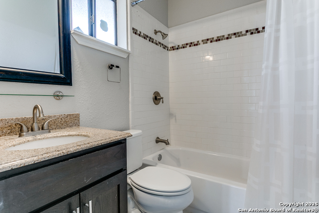 Listing photo id 15 for 535 Magnolia W 1