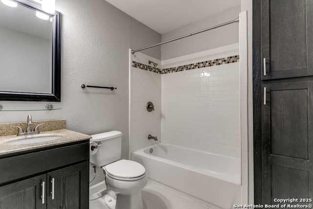 Listing photo id 20 for 535 Magnolia W 1
