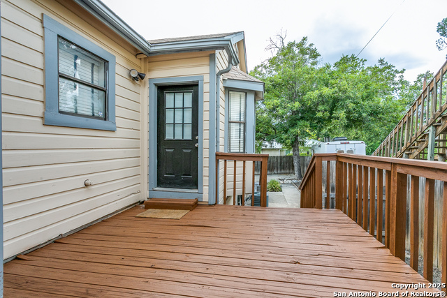 Listing photo id 22 for 535 Magnolia W 1