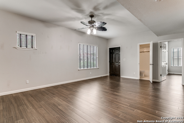 Listing photo id 4 for 535 Magnolia W 1
