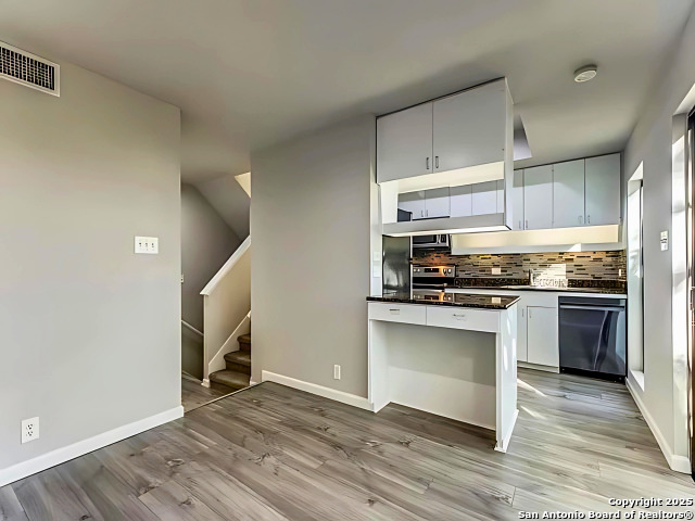 Image 17 of 29 For 8642 Fredericksburg  703