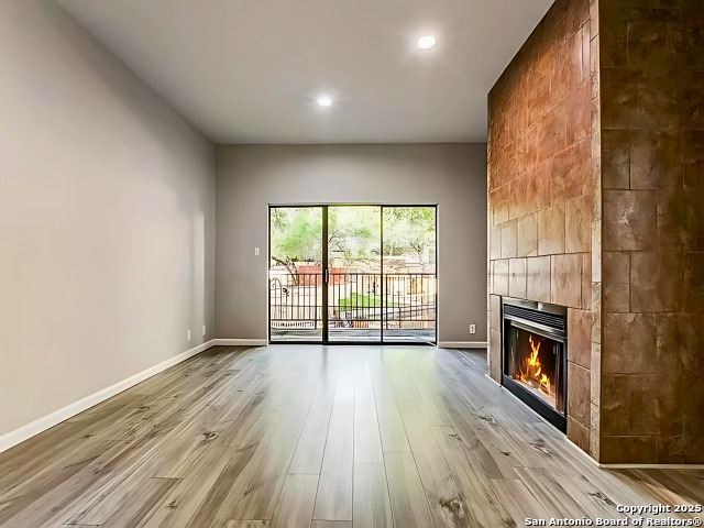 Image 4 of 29 For 8642 Fredericksburg  703