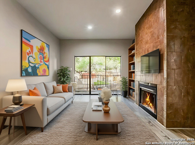 Image 5 of 29 For 8642 Fredericksburg  703