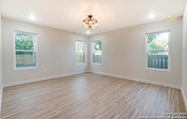 Image 11 of 23 For 235 Bank  