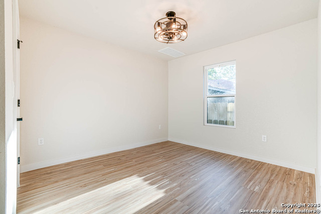 Image 16 of 23 For 235 Bank  