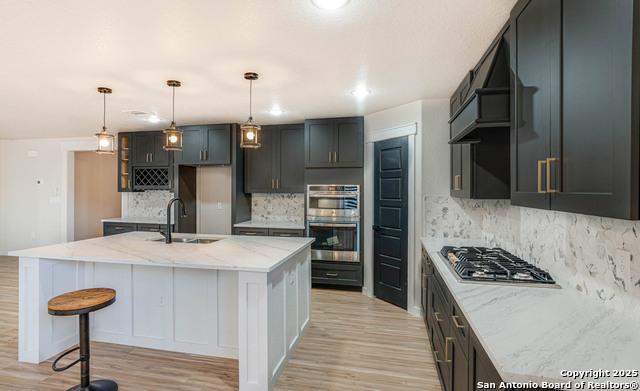 Image 7 of 23 For 235 Bank  