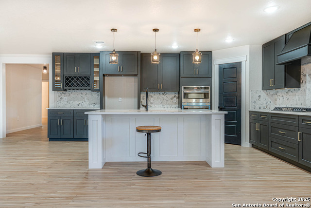 Image 8 of 23 For 235 Bank  