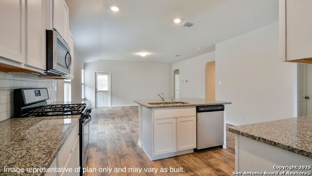 Listing photo id 3 for 14715 Lamb River