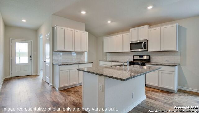 Listing photo id 5 for 14715 Lamb River