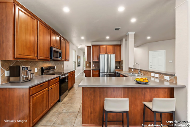 Image 7 of 31 For 26415 Walden Oak