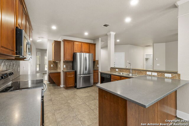 Image 8 of 31 For 26415 Walden Oak