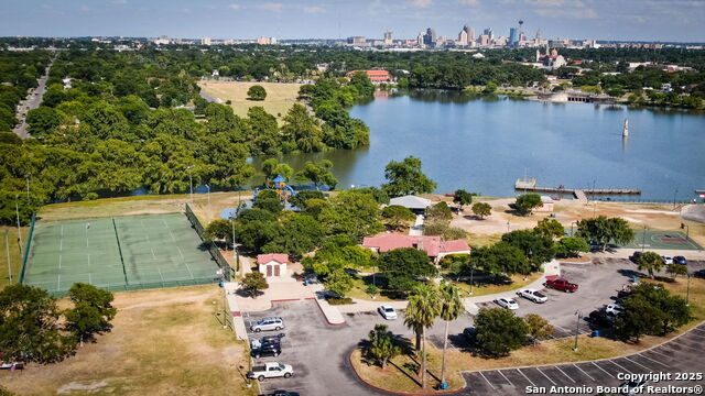 Image 57 of 80 For 118 San Antonio Blvd