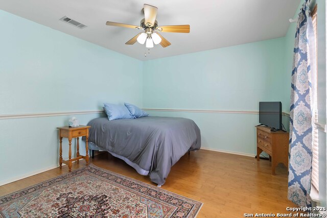 Listing photo id 23 for 5403 Stormy Autumn