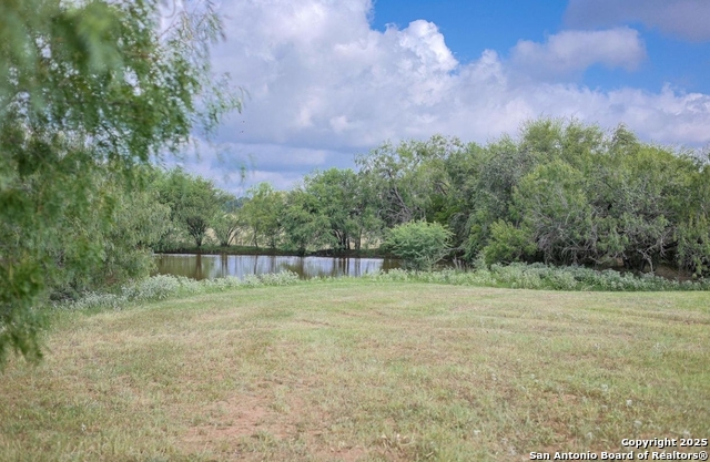 Listing photo id 0 for 10454 Foster Rd S