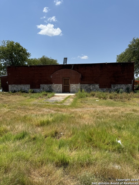 Listing photo id 0 for 7218 Fm 1346