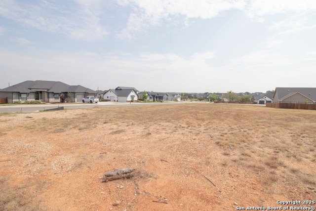 Image 7 of 8 For 101 Red Oak Trail