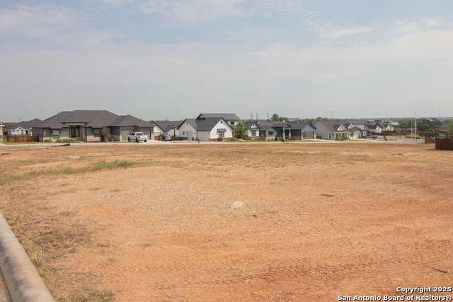 Image 8 of 8 For 101 Red Oak Trail