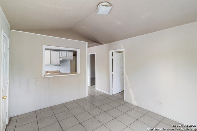 Listing photo id 8 for 3620 Rivas St