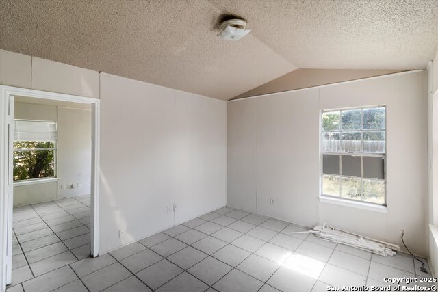 Listing photo id 9 for 3620 Rivas St