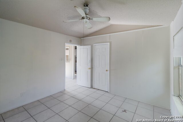 Listing photo id 10 for 3620 Rivas St