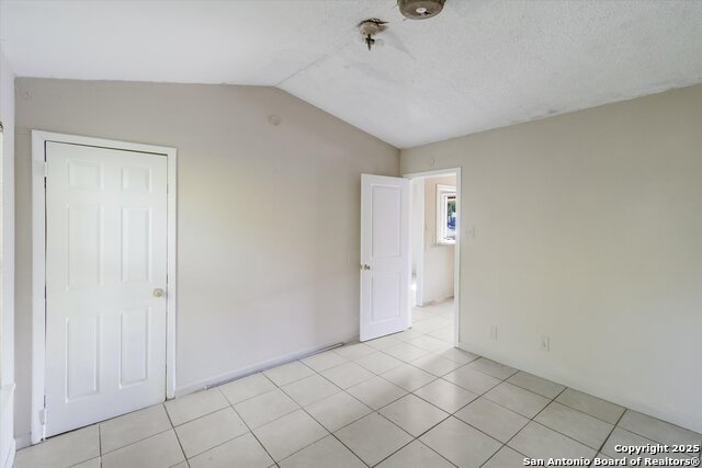 Listing photo id 12 for 3620 Rivas St