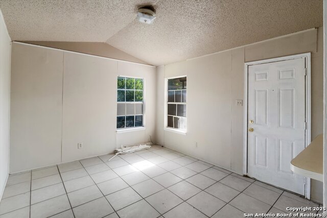 Listing photo id 6 for 3620 Rivas St