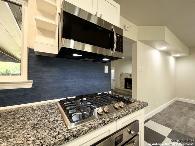 Listing photo id 14 for 1000 Ivy Ln