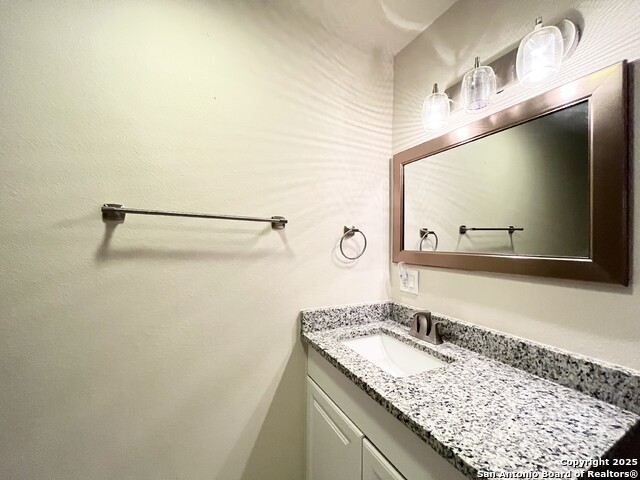 Listing photo id 28 for 1000 Ivy Ln