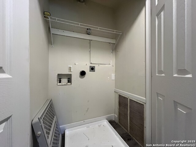 Listing photo id 29 for 1000 Ivy Ln