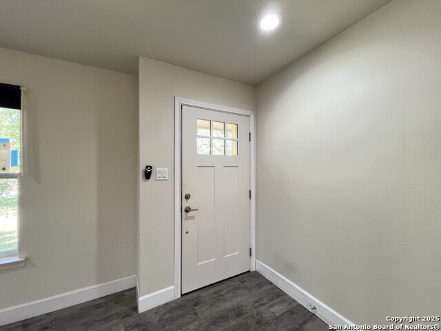 Listing photo id 30 for 1000 Ivy Ln