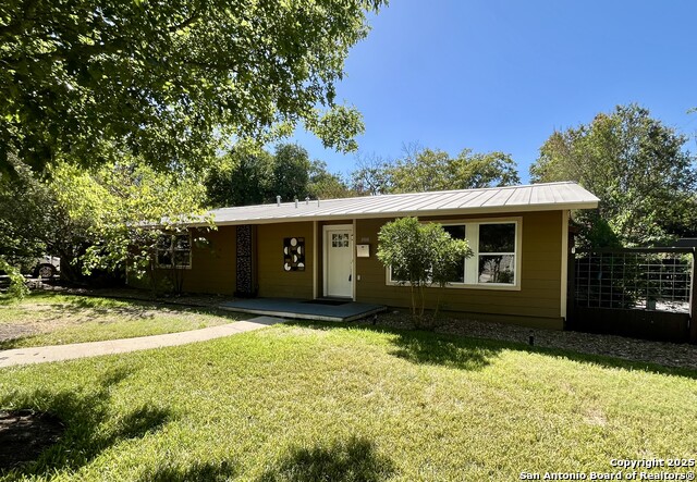Listing photo id 38 for 1000 Ivy Ln
