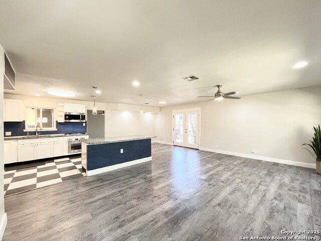 Listing photo id 7 for 1000 Ivy Ln