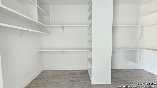 Image 17 of 31 For 699 James Way