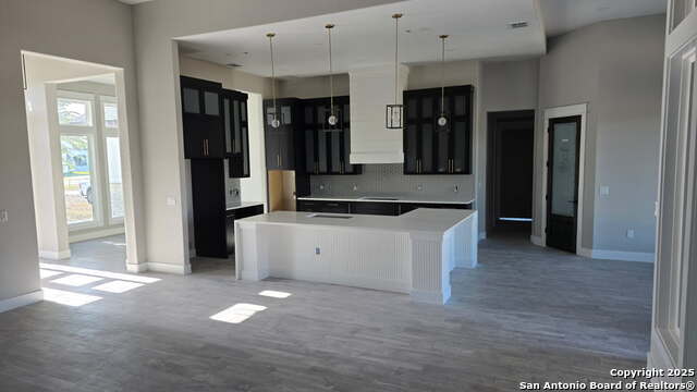 Image 9 of 31 For 699 James Way