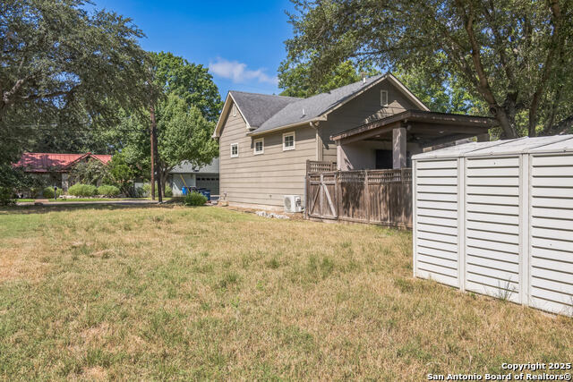Listing photo id 6 for 1070 Hayselton
