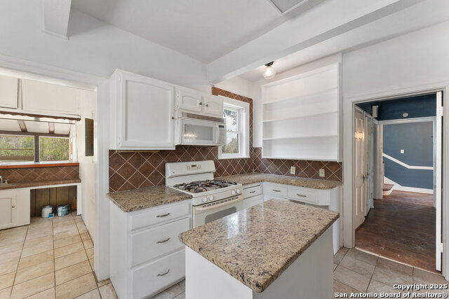 Image 15 of 41 For 391 Broadview Dr W