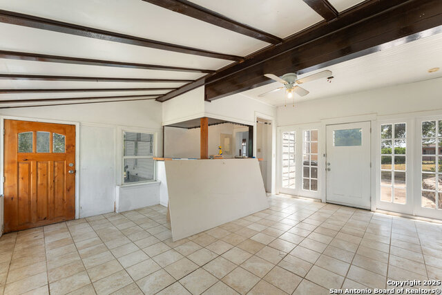 Image 18 of 41 For 391 Broadview Dr W