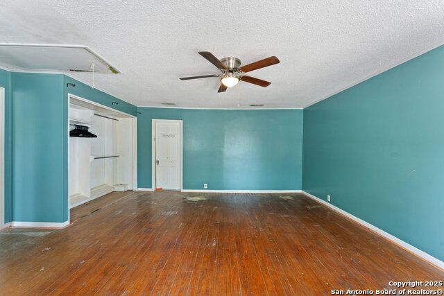 Image 19 of 41 For 391 Broadview Dr W