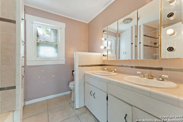 Image 23 of 41 For 391 Broadview Dr W