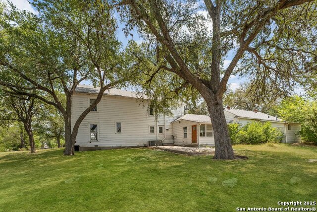 Image 35 of 41 For 391 Broadview Dr W