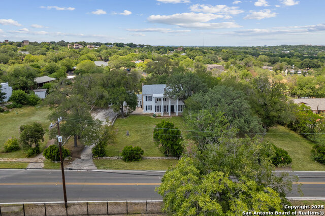 Image 40 of 41 For 391 Broadview Dr W