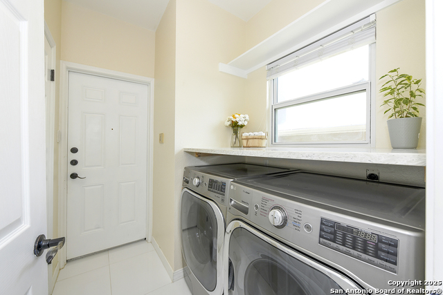 Listing photo id 14 for 3446 River Path St
