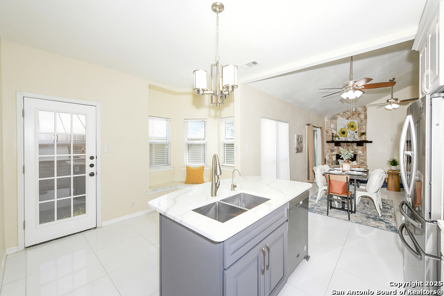 Listing photo id 15 for 3446 River Path St
