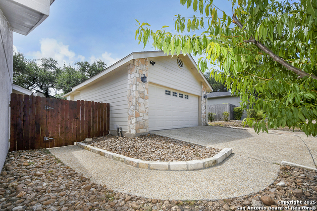 Listing photo id 0 for 3446 River Path St