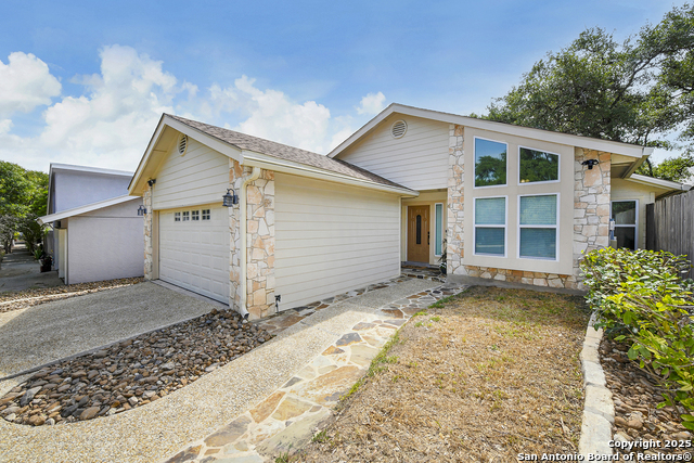 Listing photo id 1 for 3446 River Path St