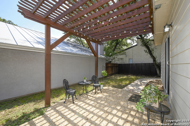 Listing photo id 30 for 3446 River Path St