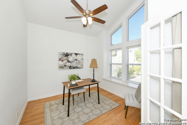 Listing photo id 4 for 3446 River Path St