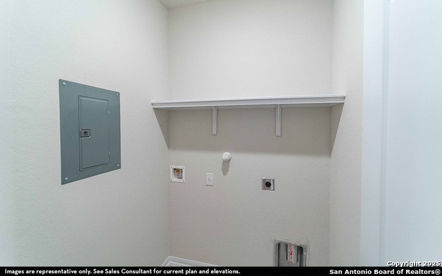 Listing photo id 12 for 8930 Chili Bowl Street