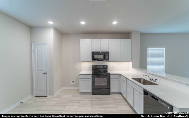 Listing photo id 3 for 8930 Chili Bowl Street